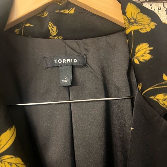 Torrid women’s size 2 Plus size Floral long duster Blazer. - Picture 3 of 6